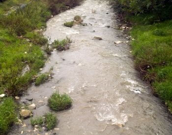 A picture of fast river