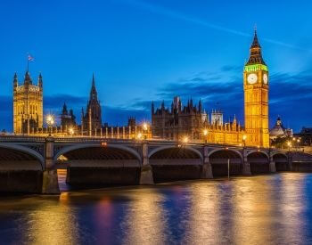 A picture of Big Ben during the nighttime