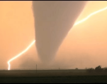 A Picture of an EF4 tornado on 05-18-2013