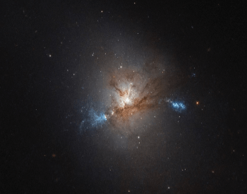 A photo of trhe lenticular galaxy NGC 1222