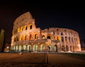 A picture of the Roman Colosseum at night