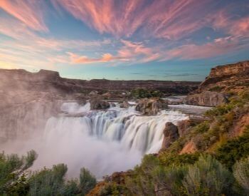 A picture of the Shoshone Falls waterfall in Idaho