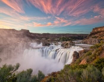 A picture of a large waterfall