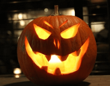 A picture of a pumpkin carved for Halloween