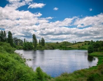 A picture of a small lake