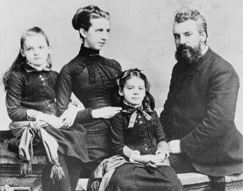 A picture of Alexander Graham Bell and his family in 1885