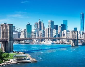 A picture of the Brooklyn Bridge and NYC skyline