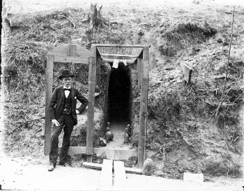 A picture of caves dug by citizens of Vicksburg to avoid cannon fire during the Battle of Vicksburg