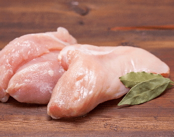 A picture of chicken, a food with a good source of protein