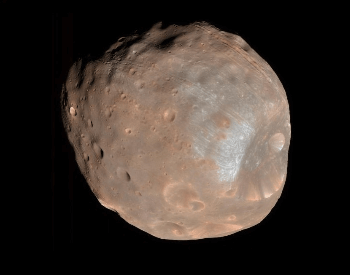 A beautiful color photo of the Mar's moon Phobos.