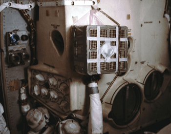 A picture of the device used to filter carbon dioxide on Apollo 13
