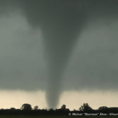 A Picture of an F1 Tornado Funnel