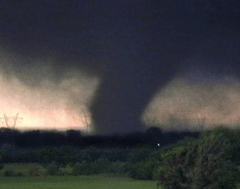 A picture of an F5 Tornado.