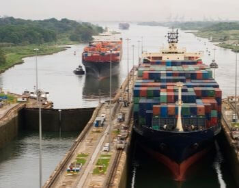 A picture of the Gatun Locks at the Panama Canal