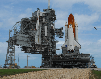 A photo of the NASA Shuttle Discovery on the launch pad