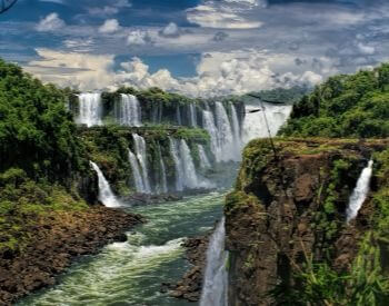 A pictute of the side of Iguazu Falls waterfall