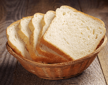 A picture of white bread slices
