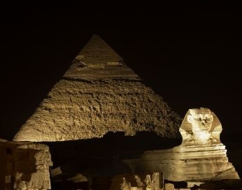 A picture of the Sphinx statue during the nighttime