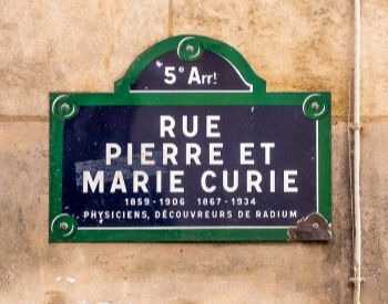A picture of a street named after Marie Curie
