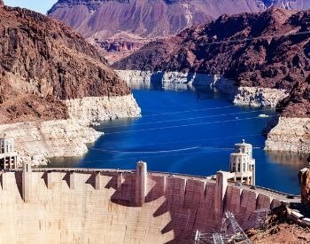 A picture of the Colorad River and the Hoover Dam