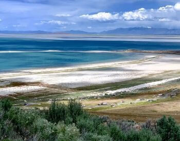 A picture of the Great Salt Lake in Utah, USA
