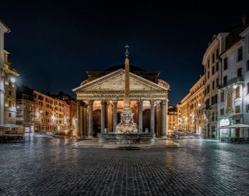 A picture of the Pantheon during the nighttime